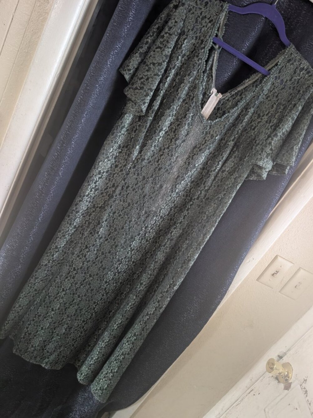Women's Green Lace Knee-Length Dress